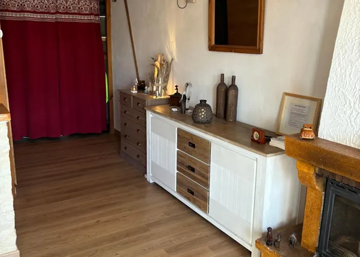 Studio Avec Cheminee Et Jardin