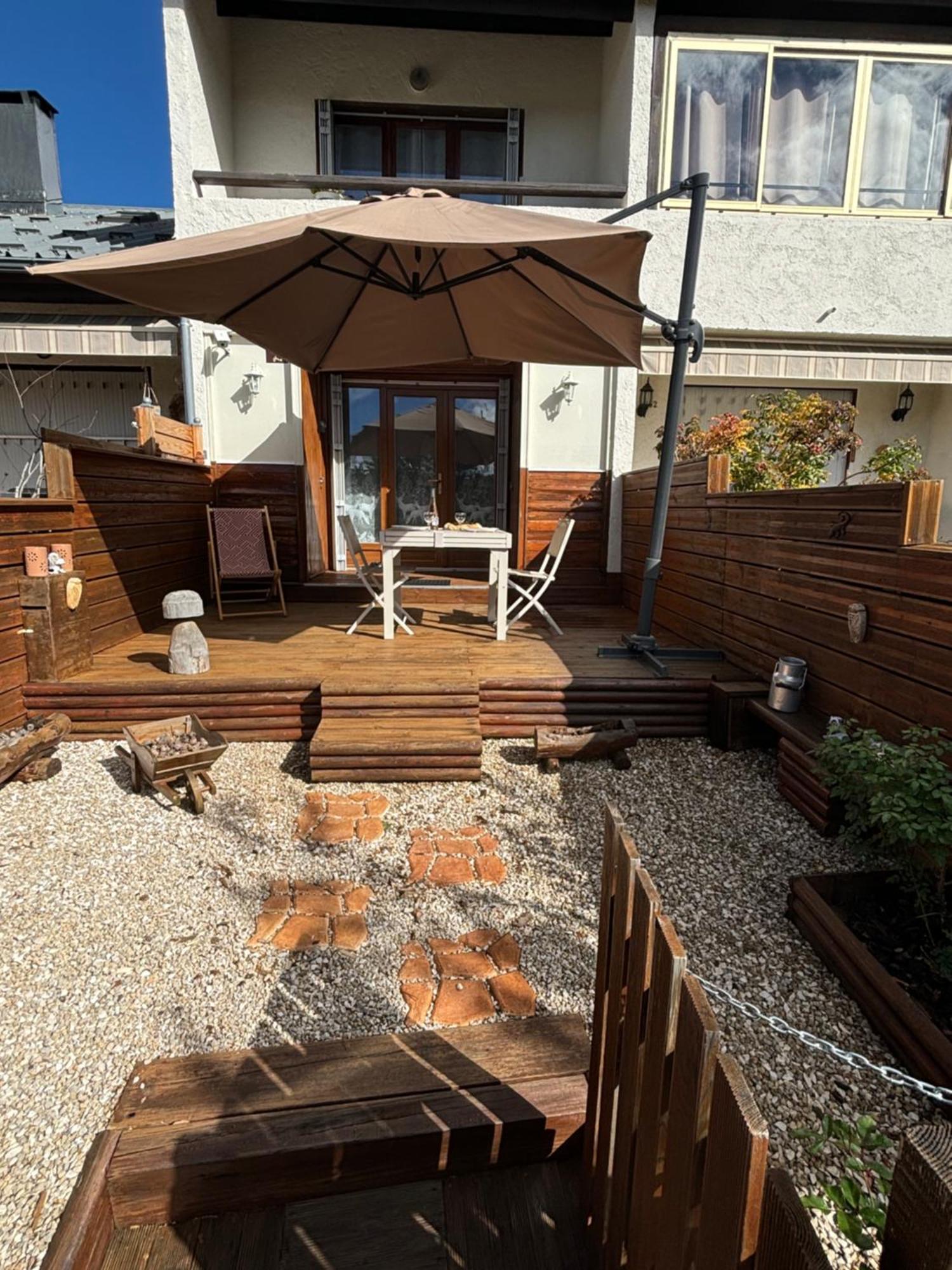 Avec Cheminee Et Jardin Apartment